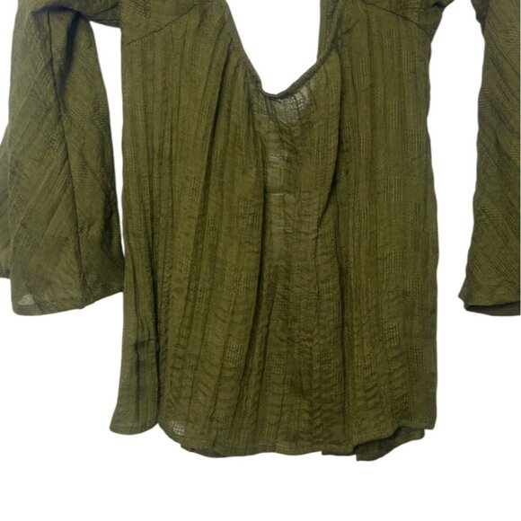 InTu Bell Sleeve Top Cold Shoulder Womens Small Olive Green New - Picture 4 of 6